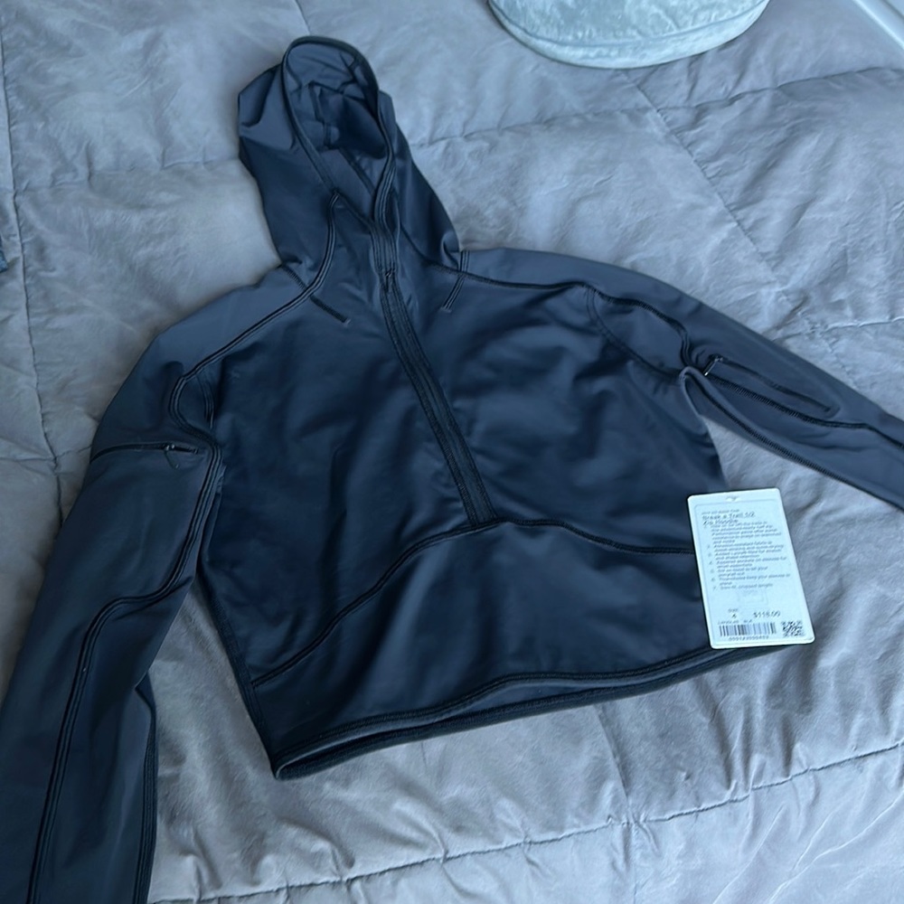 Lululemon break a trail hoodie